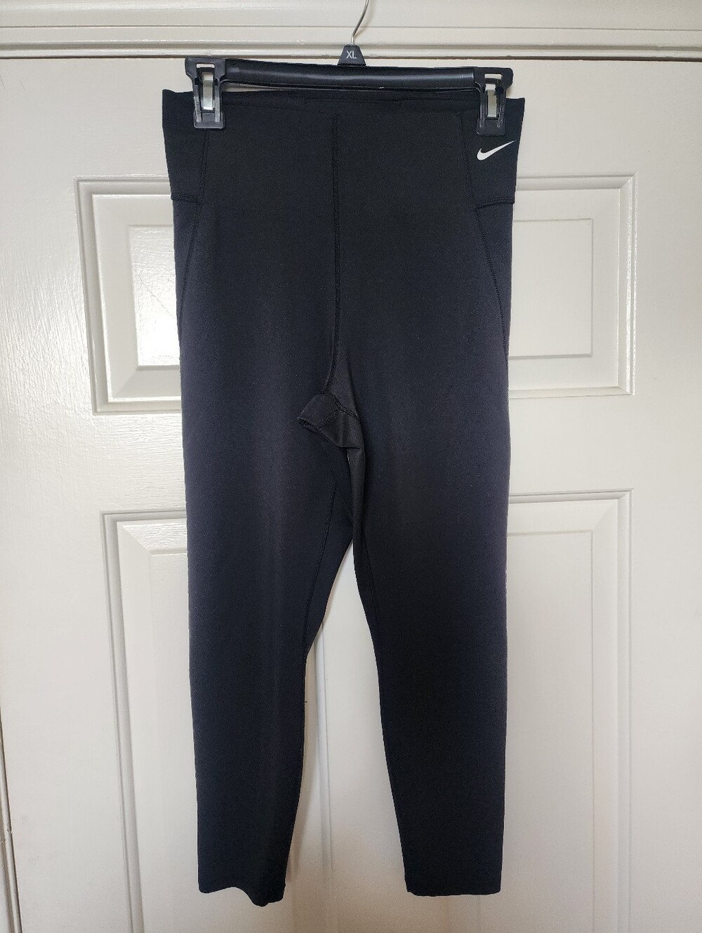 Nike WomensBlack Athletic Leggings with Swoosh